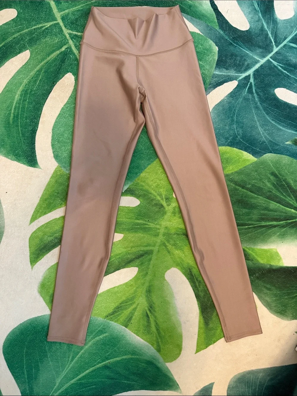 Alo Airlift High-Waist Leggings in Taupe
